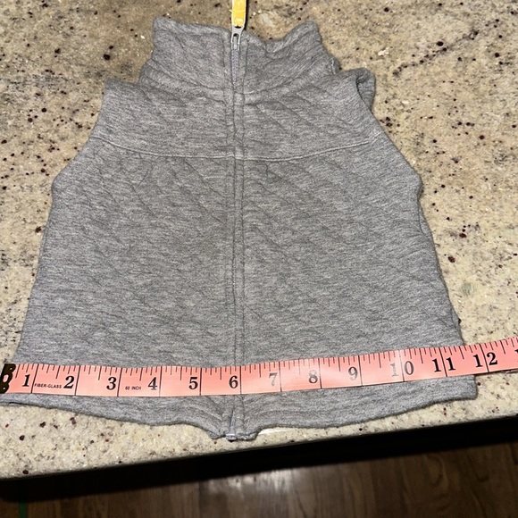 Carters 6m grey quilted zip up vest - Picture 6 of 7